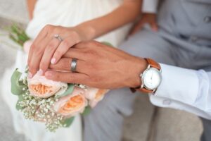 これを知っているだけで大違い！引き寄せの法則で結婚する方法